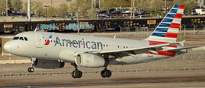 American Airbus A319-132 N833AW, Phoenix Sky Harbor, January 8, 2016